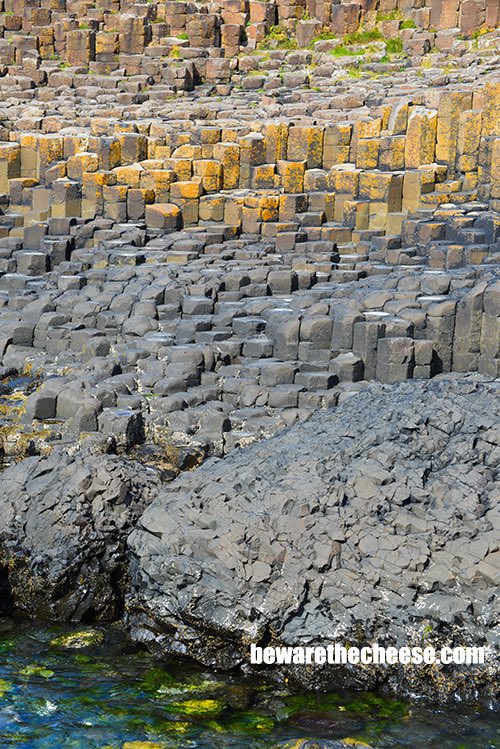 The rocky coast of #NorthernIreland at the #GiantsCauseway. A daily photo from my archives.
bewarethecheese.com #photography #travel #europe #ireland