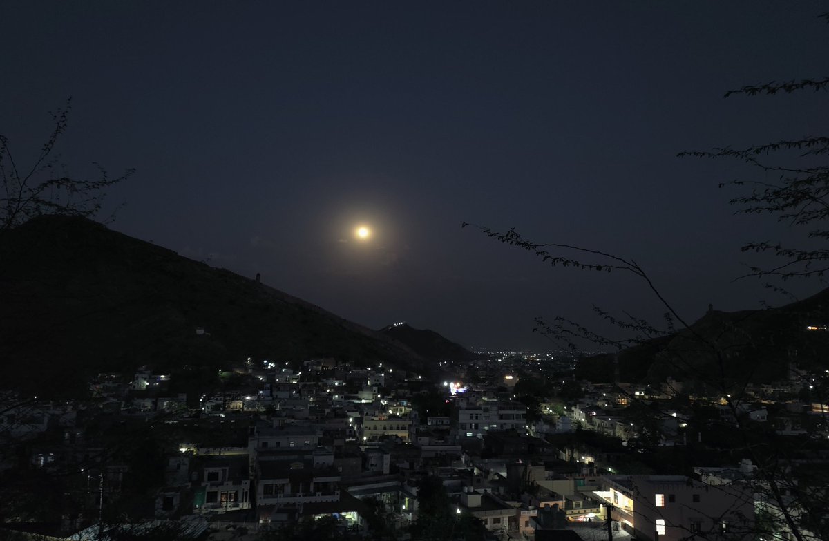 Moonrise from Amber Aravalis. #Poornima Jaipur April, 2024