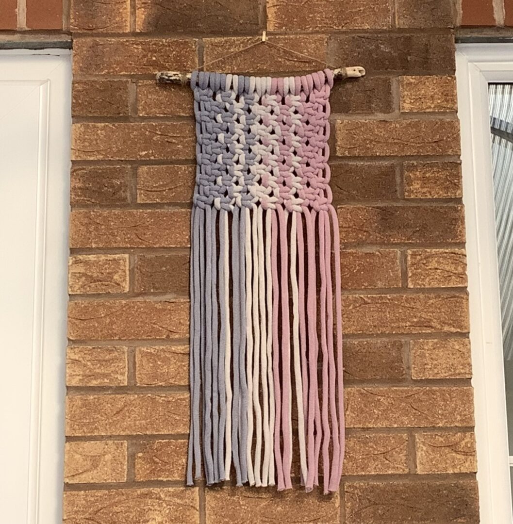 A lovely handmade macrame wallhanging from @rainbowsnmore63 would make a lovely new home gift. thebritishcrafthouse.co.uk/product/macram… #tbchboosters #newhomegift