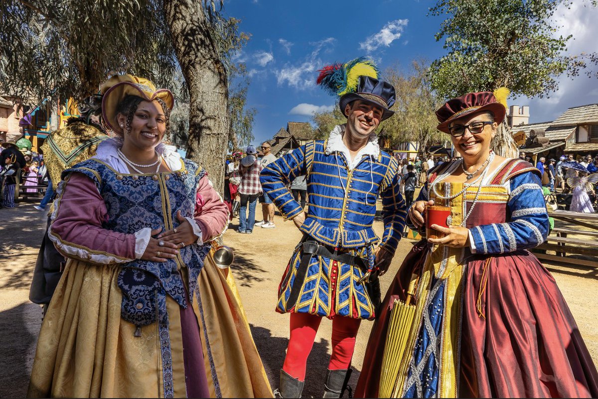 marnicpatterson's tweet photo. It’s #traveltuesday and we’re making new friends at the annual #arizonarenaissancefestival in #goldcanyonarizona.

#azrenfest #renfaire #azrenaissancefestival #azrenfaire #renaissancecostume #travelwritersuniversity #ifwtwa1 @ifwtwa1 https://t.co/SZwGa1Z1Q2