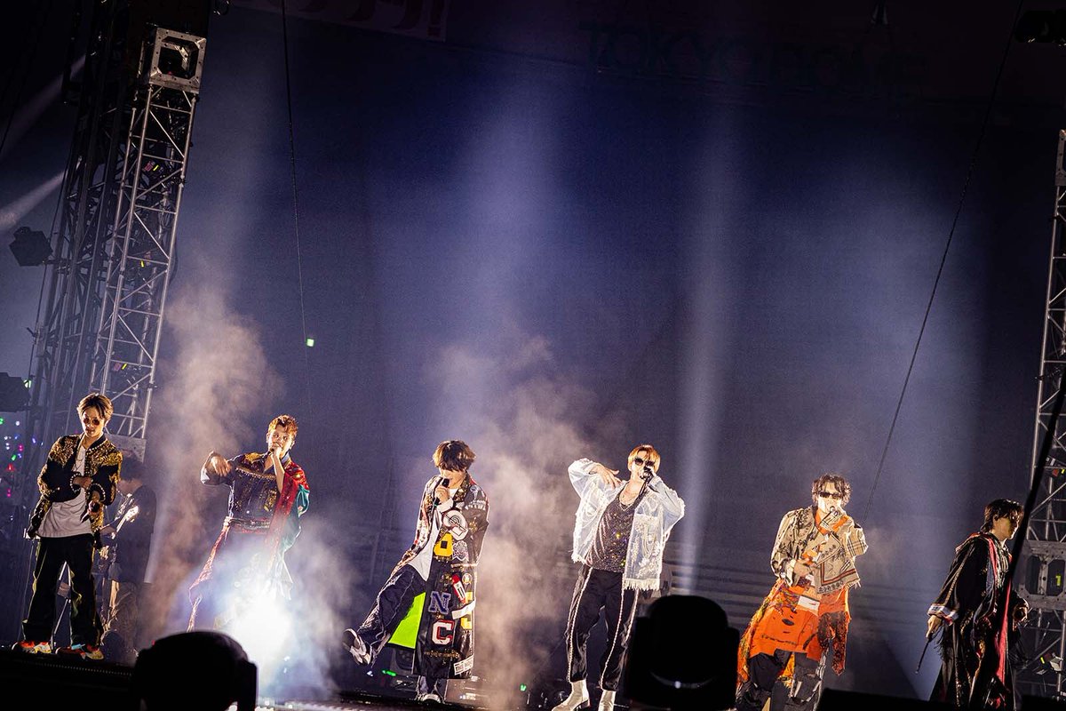 modelpress's tweet photo. 【人気記事】SixTONES、 異例の“50分MC”

https://t.co/mVThIChnzV

「お客さんが、不安な僕たちに自信を持たせてくれて、一緒にライブをつくっている気がしています。メンバーが一番とはいつも言いつつも、そのメンバーを繋いでくれるのはファンの人たち」とファンへの感謝も語っていた。 https://t.co/M3Up4CCMln