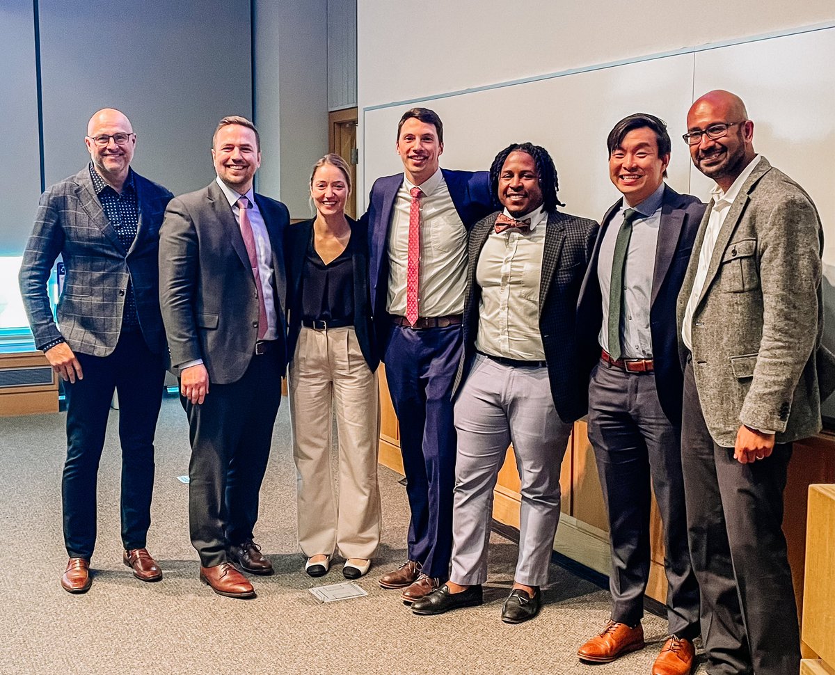 Resident research day finalists with our 🔑 note speakers @Srijan_SenMDPhD and @siemens! So proud of @UMUroResidency residents and all that they’ve accomplished this past year 💪. Thank you to @gpalapa2 @qclemens1 @PriGuptaUroMD for all of your support of this event!