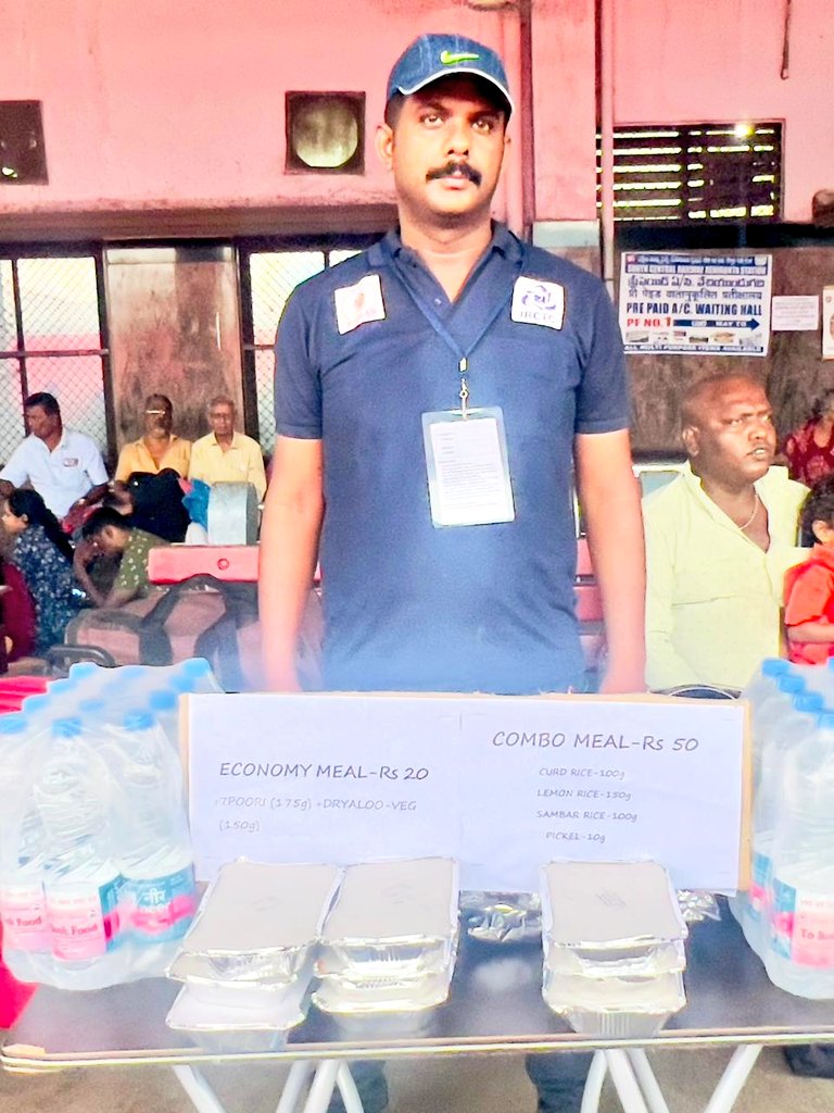 Economy meals provided at 05 Rly stations,over Guntakal Division at ₹20-50 for passengers during summer It provides affordable, quality & hygienic food, these meals are made avbl near general coaches on platforms. @SCRailwayIndia @RailMinIndia