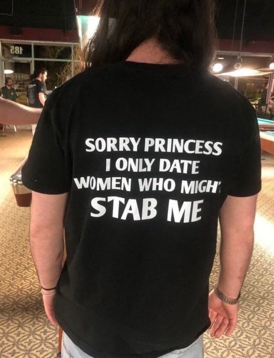 𝐭𝐡𝐞 𝐯𝐚𝐦𝐩𝐢𝐫𝐚 𝐬𝐡𝐨𝐰 🪦 (@horrorsthetics) on Twitter photo 