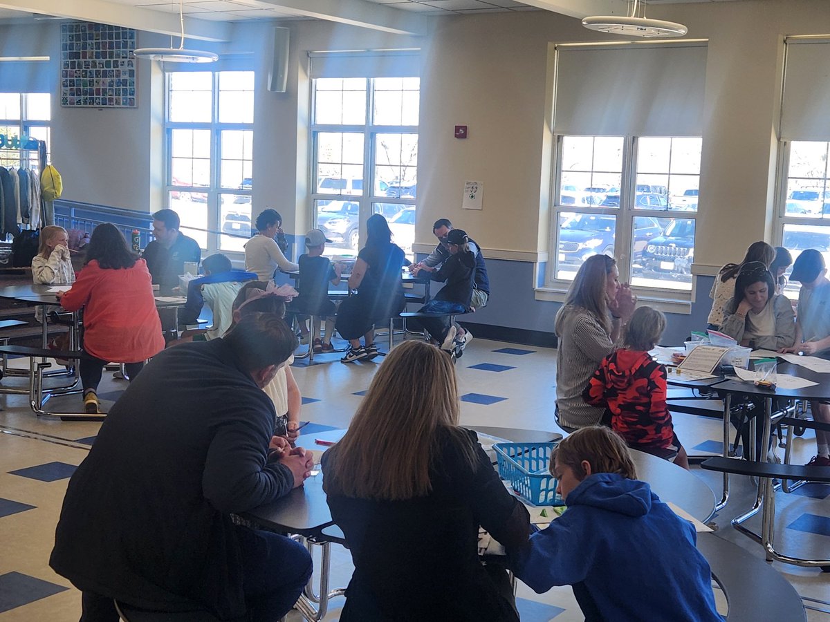 SuperCohasset's tweet photo. Excellent math workshop with 3rd grade students, teachers, and families...wonderful to see our home to school connections. #proudtobecps #proudtobedeerhill @DeerHillSchool @CPSAssistantSup https://t.co/1P1zI7ibu7
