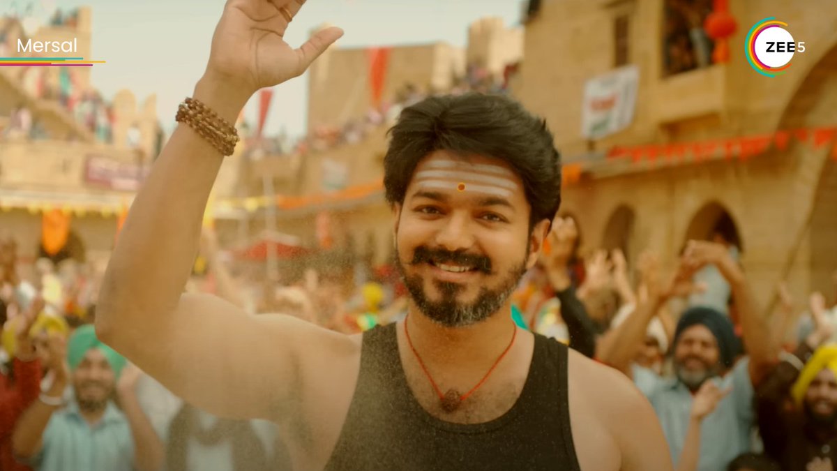 guess who else screamed when #ThalapathyVijay enters as Vetrimaaran in #Mersal look between 'Q' and 'R'😌