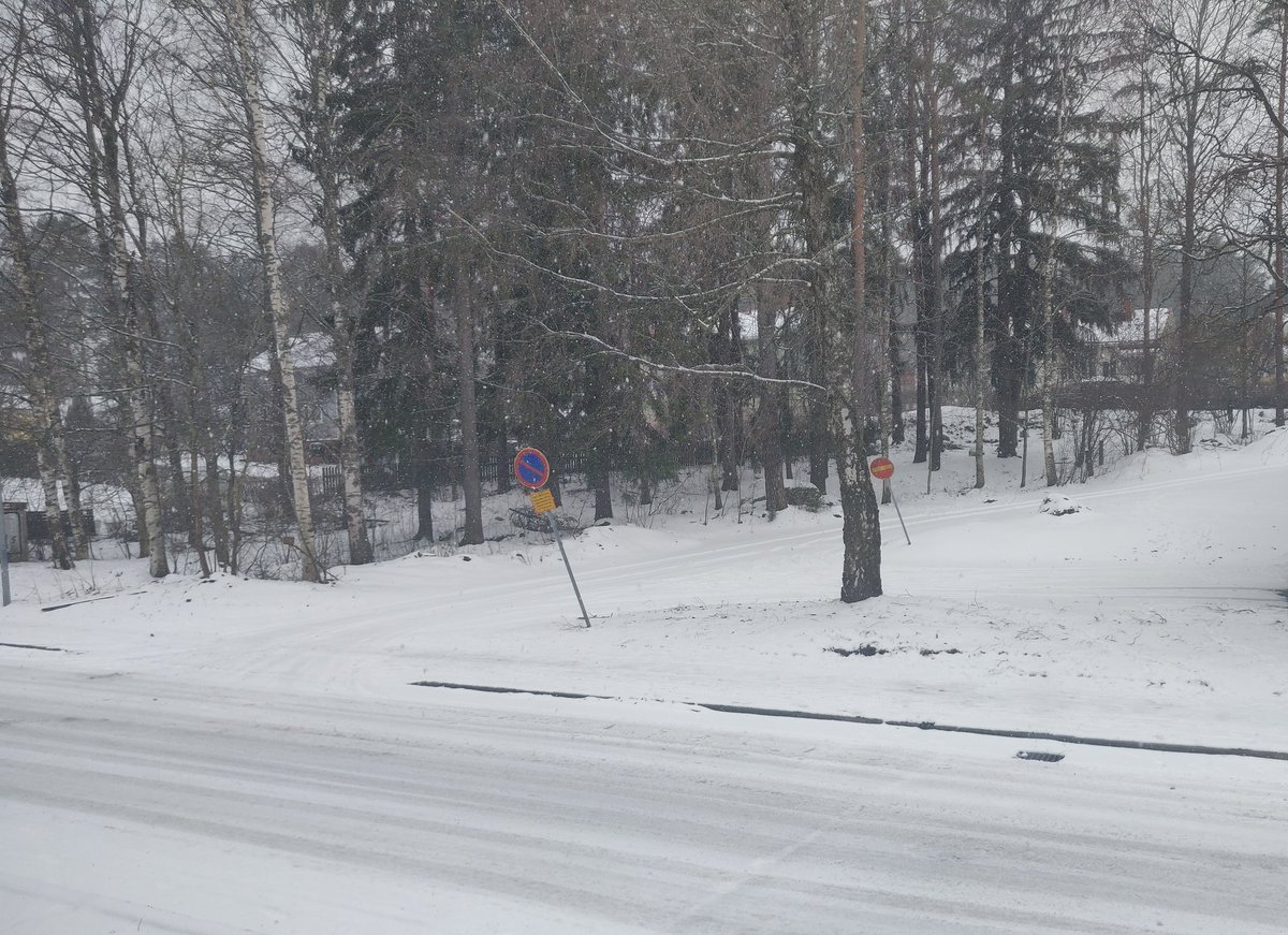 What a depressing weather considering its almost may and its still snowing more