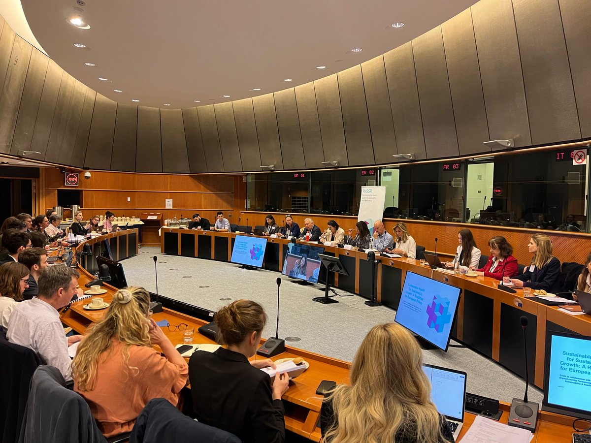 🇪🇺 On 18 April, EKHA joined the #PHSSR debate on #sustainable solutions for #EU #healthsystem challenges, organised in the @Europarl_EN. The meeting provided an opportunity for experts to discuss #healthtechnology access, #health workforce shortages, #NCD #prevention & more!