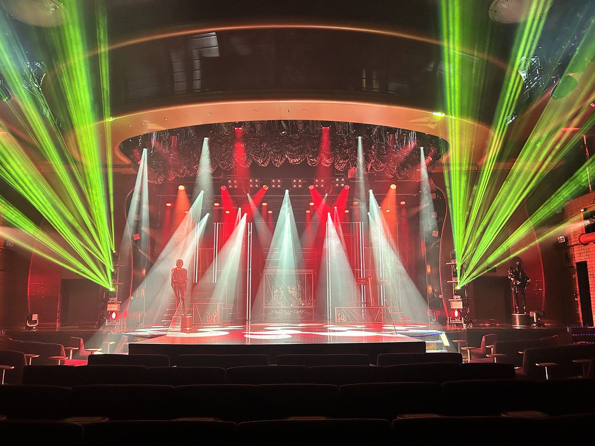 TheRobeWay's tweet photo. The action-packed 1500-capacity Showtime Theatre of the 306-metre long Carnival Magic has been recently upgraded with the installation of @Robelighting #PAINTE, #LEDBeam350 &amp; #MiniPointe luminaires, which were installed while the ship was still in operation around Miami. https://t.co/7OSBhHK38y