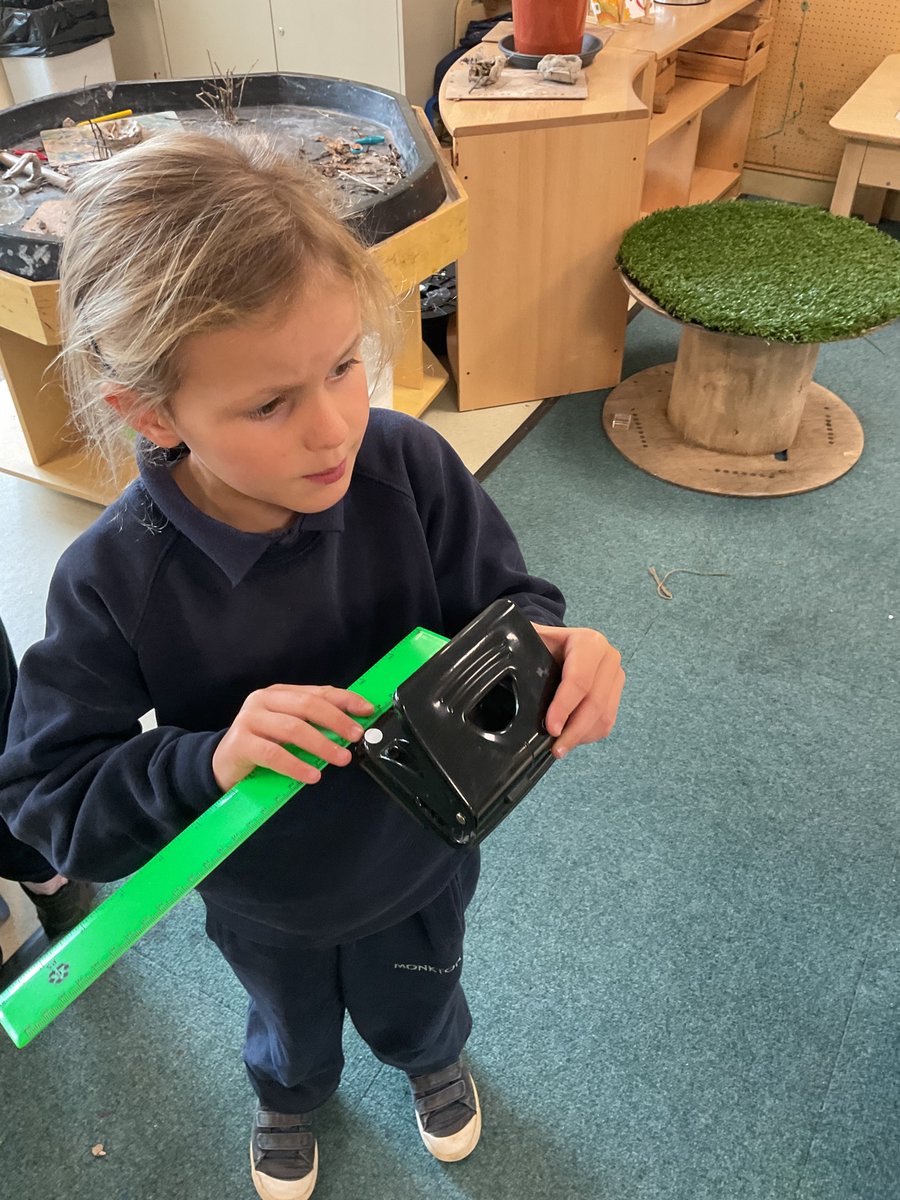 MonktonRecep's tweet photo. The results are IN! Blackbirds would like to become experts on the goldcrest. First, we discovered it grows to 9cm... so we had to check out what that looks like. Next, we looked closely at images of a goldcrest's egg and recreated it in a manner of our choosing. #MonktonRecep https://t.co/0UE0sylJzq