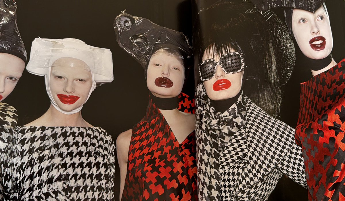 _daniela_11_'s tweet photo. @itgirlenergy Anything from the Horn of Plenty A/W 2009-10 https://t.co/QTXr66CvQq