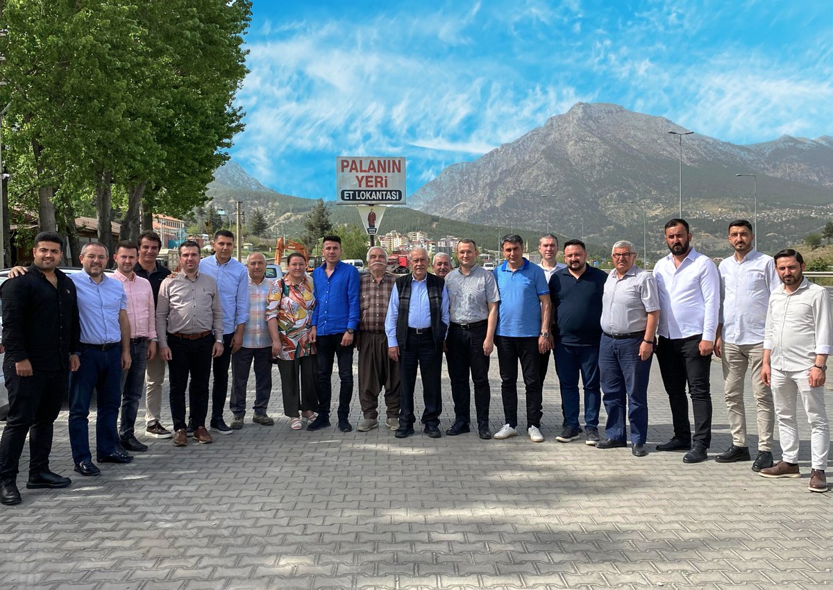 Onurbeller's tweet photo. Toroslarımızın eteklerinde Pala Dayı'nın mekanında @ongun_ramiz Başkanımızla bir araya geldik. https://t.co/HwZhEVIhpB