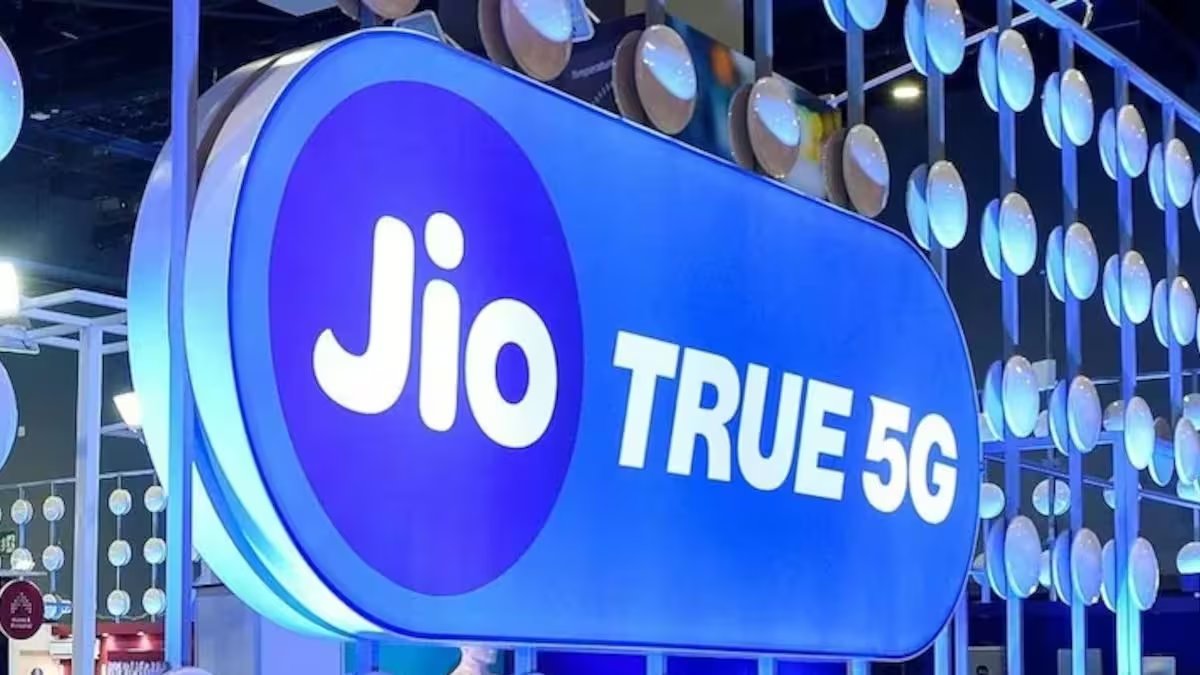 Reliance Jio has emerged as the world's largest mobile operator in data traffic, surpasses China mobile
- As of March 2024, Jio has a subscriber base of 481.8 million, with 108 million on its True 5G Standalone network
#RelianceJio #India