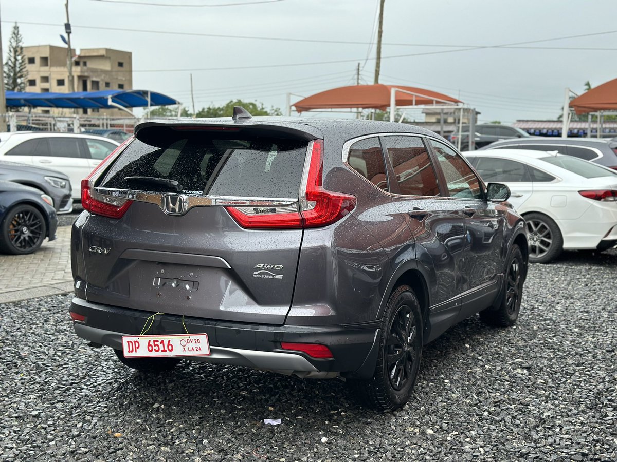 2019 Honda CRV 1.5T engine 43k miles Keyless entry & start Remote start Touchscreen infotainment Rear view camera Apple CarPlay Brake hold Auto start & stop Price - 325k p3 😁 What’s app no in bio Refer a buyer for commission #YourCarGuy 🚘🕺🏽