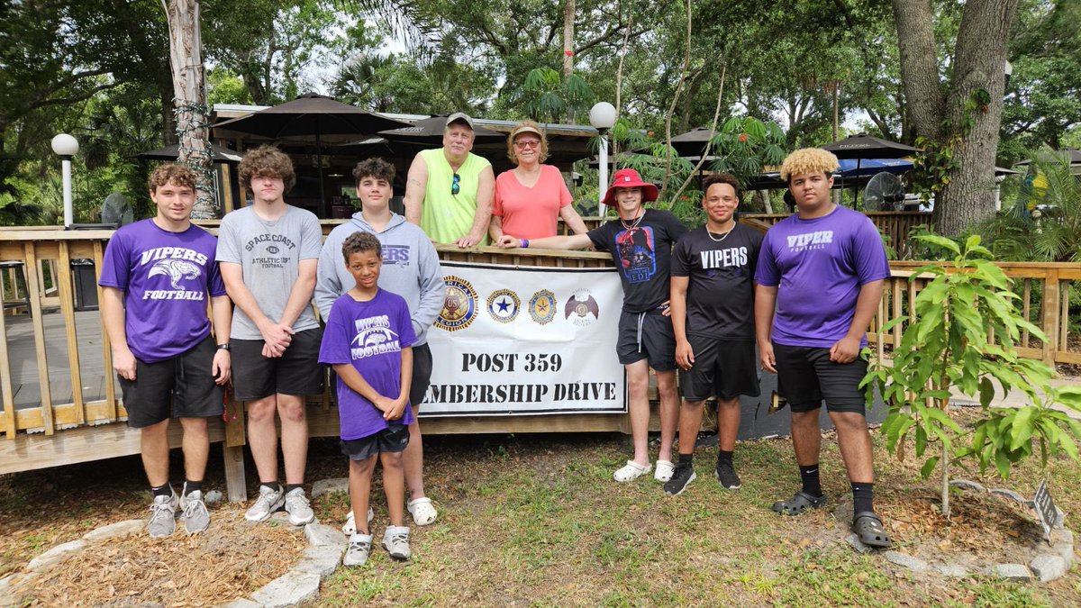 schsviperfb's tweet photo. Big Shout Out to these Viper Football Players and Parents for Volunteering their time to help out the Community and Local American Legion! Great Job Everyone! π―π #ViperFootball #RestoreTheStrike #CommunityReachOut #BuildingLeadersInTheCommunity https://t.co/vBSAQ6nB28
