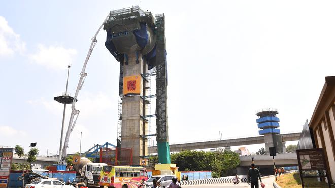 🚨 CMRL gears up for construction of Phase II viaduct at Kathipara junction

🔸According to officials, they have received permissions from the Commissioner of Railway Safety and the Airports Authority of India to carry out the work

#Chennai #Metro