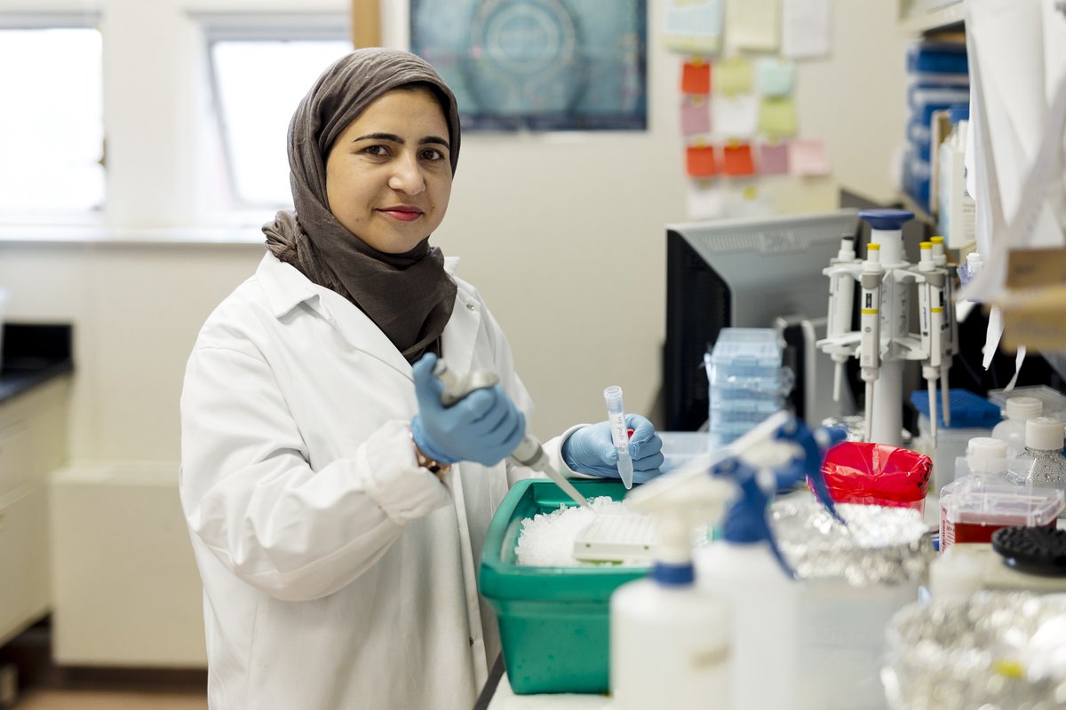 Zeenat Farooq is the first recipient of the new Postdoctoral Scholar of the Year award, honoring her work on the connections between diabetes and dementia: today.uic.edu/postdoctoral-s…