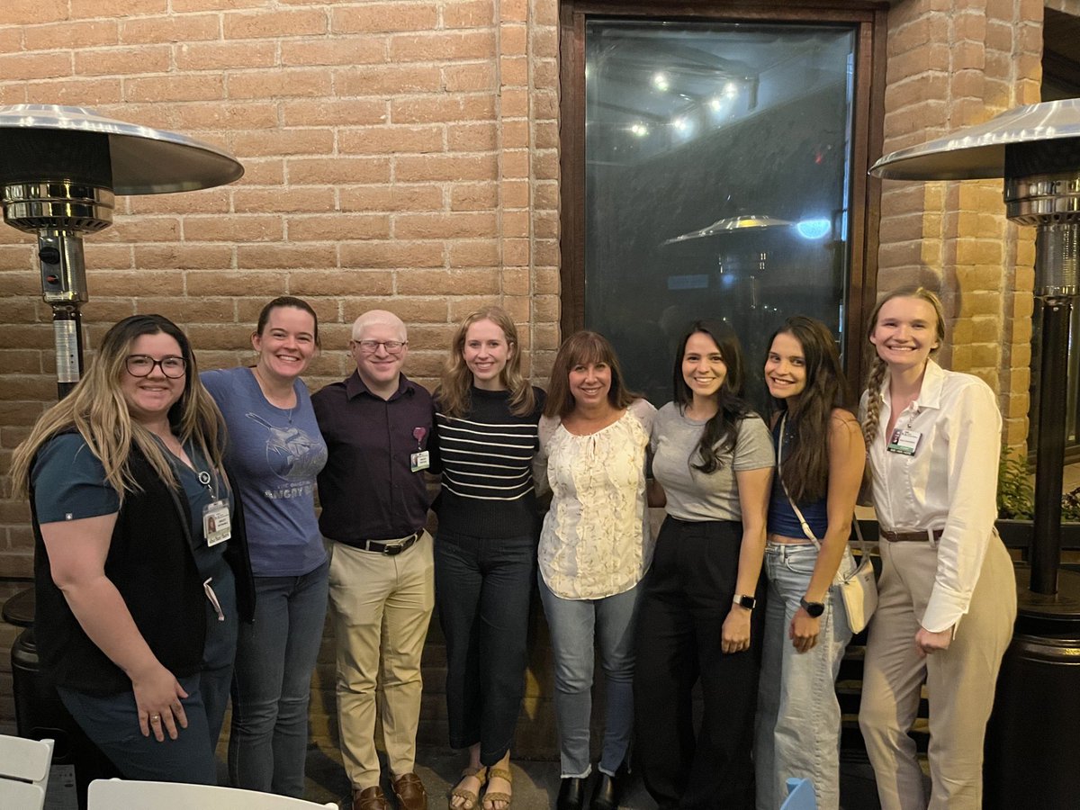 Associate Chair of Educn, @UAZMedicineEdu and perennial fan fave of @UAZMedTucson students Dr. Sussman celebrated #MatchDay2024 success with some wonderful IM bound students. @SVMenghani @LaurenMurphyMed @UAZ_MDPHD @AZ_Neph #WomenInMedicine faculty make a tremendous impact.