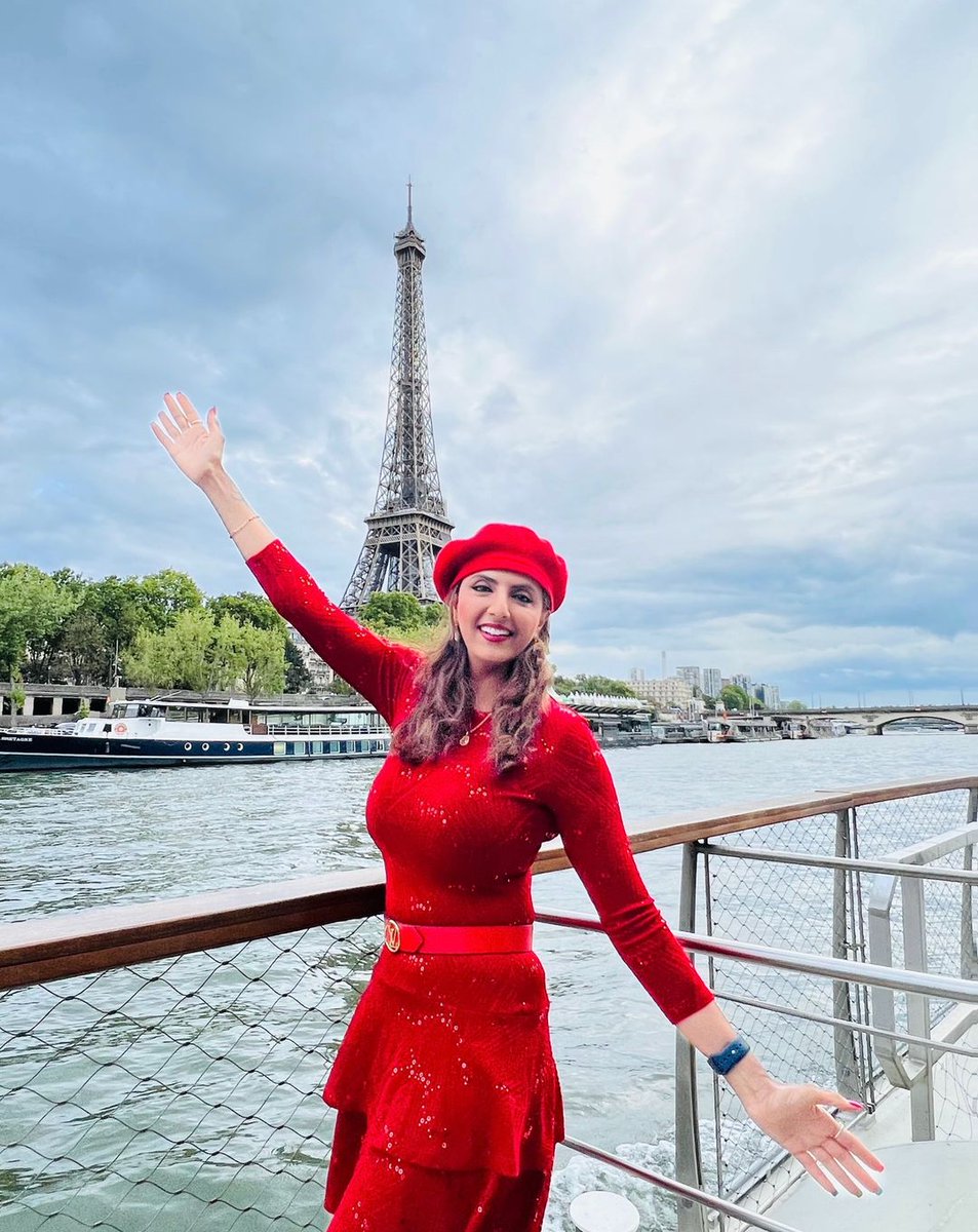#Traveltuesday to when actress @iamjyotisaxena painted the town red with her stunning trip to Paris Eiffel Tower🔥❤️
#jyotisaxena #iamjyotisaxena #Paris #Eiffeltower #jyotisaxenaupdates #actressjyotisaxena