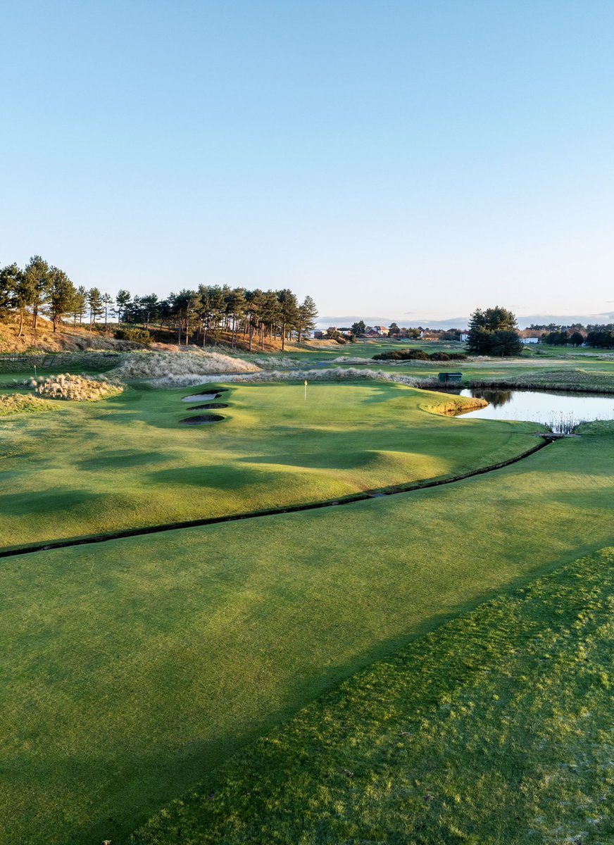 Our beautiful 3rd during sunrise. Tag a friend who always finds the lake 🎣 #hillsidegolfclub @Hillside_Greens @BeyondDrones @HillsideProshop #linksgolf