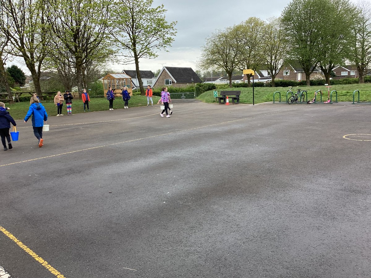 bdps27's tweet photo. Walking for water day 2. Another fantastic effort dosbarth tri with another mile carrying water for @WaterAidUK Keep up the brilliant work! @brynderiprimary @BrynDeriPTA and please sponsor us if you can! Many thanks https://t.co/DG7QFzBVav
