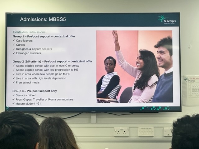 Year 12 science students have been exploring their higher education options at the recent @StGeorgesUni careers event. Staff and undergraduates were on hand to help our students understand the many different degree courses offered and the careers they could lead to.