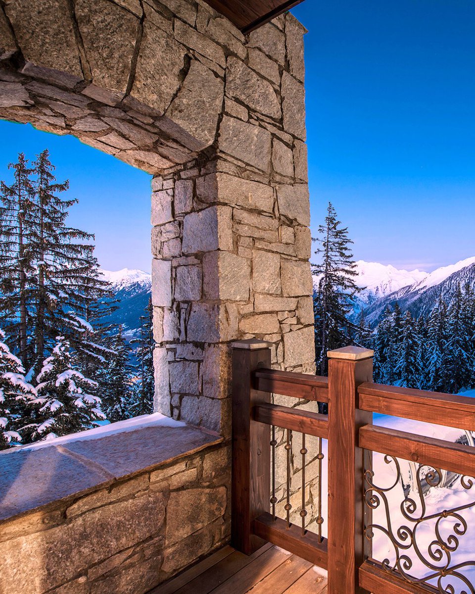 LapogeeCourch's tweet photo. We already miss watching sunsets here. 🤍

#LApogeeCourchevel #MasterpieceHotels https://t.co/Ni127bN7vW