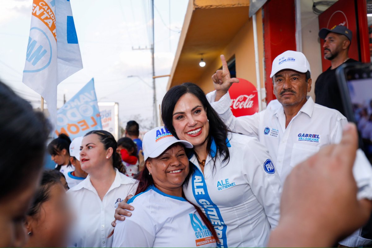 ¡Amigos de Rizos de Las Joyas y colonias vecinas, aquí estamos nuevamente con ustedes y con sus familias, en compañía de @aldo_marquez y #GabrielVillagrana 🩵 ¡Por más apoyos, obras y acciones que mejoren su calidad de vida!🫶🏻🙏🏼 #VamosConTodoXleón #VótALE #LeónConAle💪🏼💙