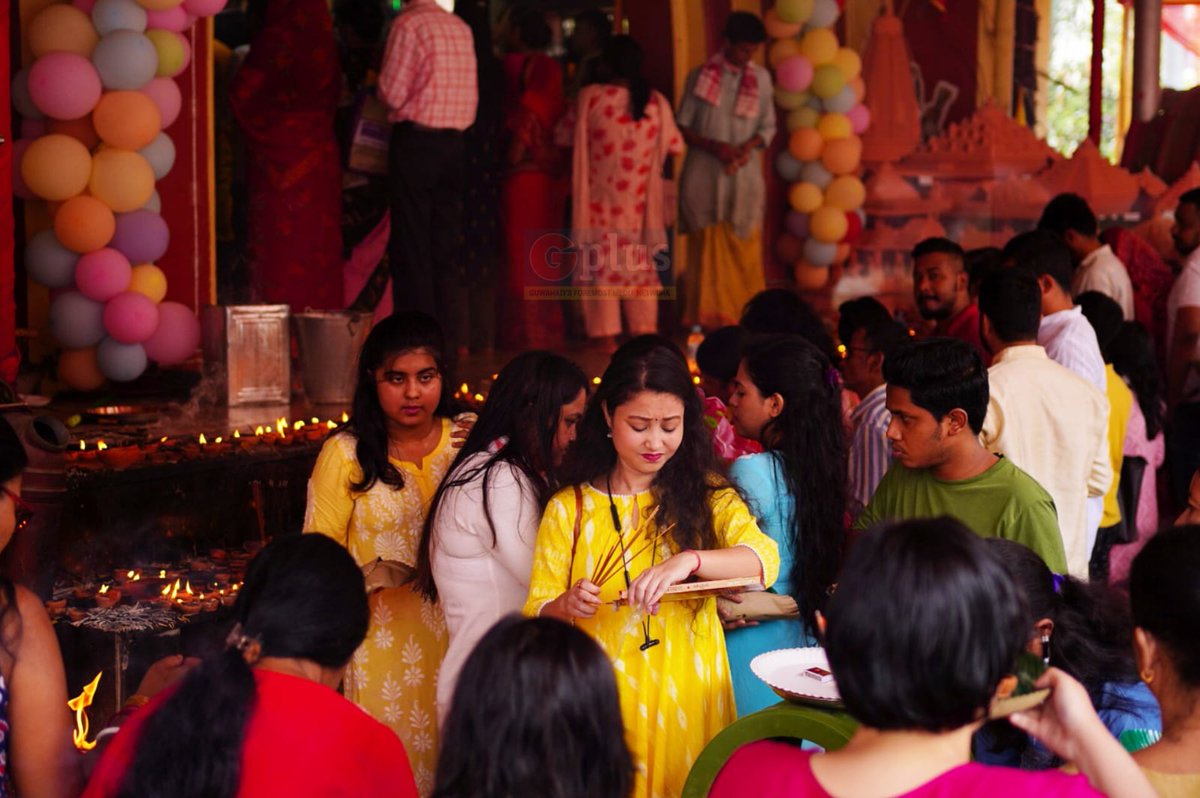 #PHOTO | People from across #Guwahati throng to temples on the occasion of #HanumanJayanti. 

#Assam