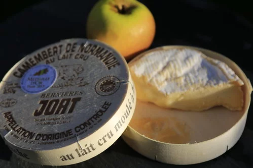 Pascal_J_'s tweet photo. @CourtlandFunke @GailSimone In France Jort is a (rather good) brand of camembert.
Cheesy name for sure.
#TerribleXManName https://t.co/2oPtdcqymN