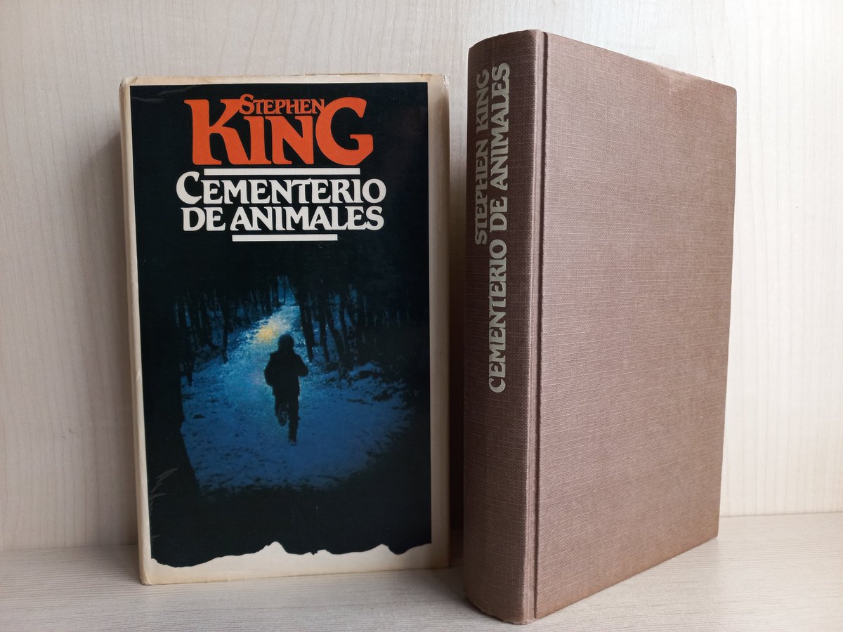 Aún siendo niño, entré en la 'lectura adulta' con una potentísima novela del maestro King: 'Cementerio de animales'. Yo no sabía que era una interpretación de 'La zarpa del mono' con trasfondo indígena: sólo sé que me enganchó como pocos y seguí leyendo hasta hartarme.

5/6