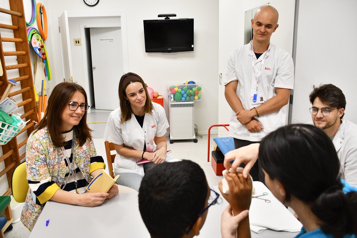 biocat_bioregio's tweet photo. 🚀 Els participants en la 2a edició de #dHEALTHBcn ja han començat la immersió clínica que els permetrà conèixer de primera mà quines són les necessitats mèdiques no cobertes als principals hospitals de Catalunya.
Mira les imatges al Flickr de #Biocat:
📸https://t.co/634Vc1BH7g https://t.co/UrYnvY7DEm