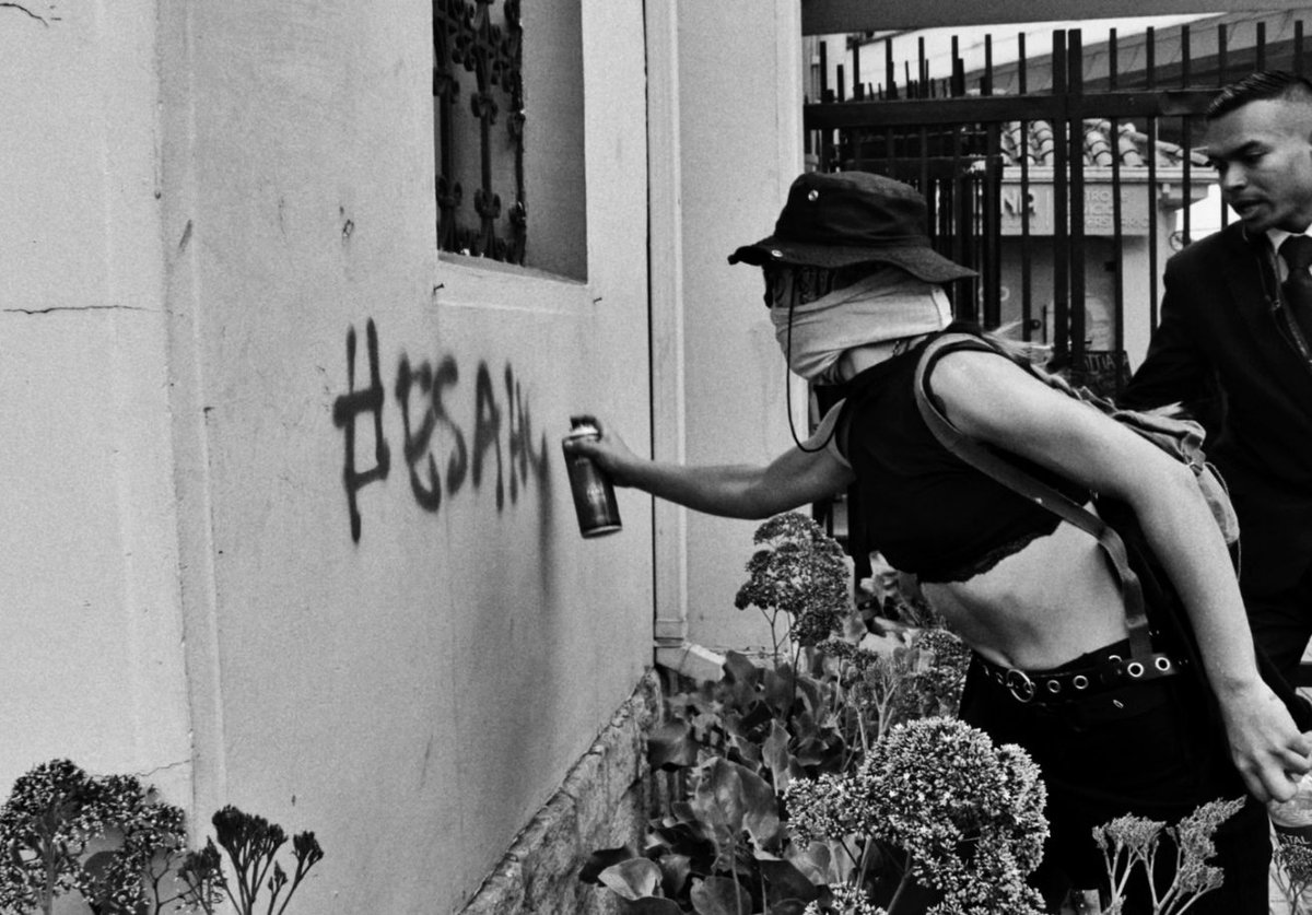 ZphNorte's tweet photo. Hoy y siempre nuestra consigna será: K ardan las cárceles, con tombos, bankeros y políticos dentro. 
Y K ARDAN A FAVOR DE LA LIBERTAD DE LXS PRESXS POR LUCHAR. 

SOLIDARIDAD Y KOMPLICIDAD KON KIENES ATAKAN EL ESTADO Y EL KAPITAL. https://t.co/bv6W7nO4jy