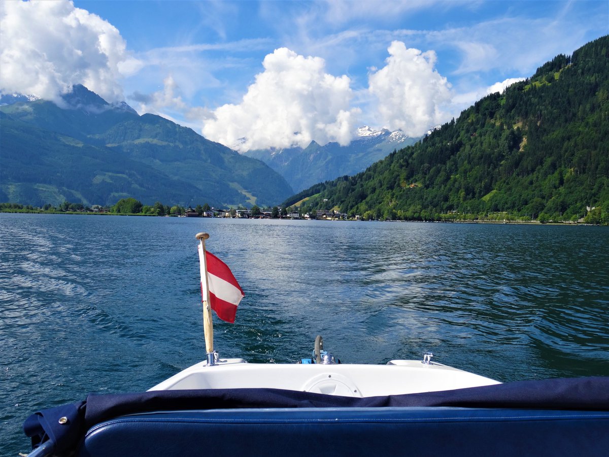 A beautiful mountain paradise to relax.

raysofadventure.com/zell-am-see-au…

#Austria #lake #mountain #Relaxation #Travel