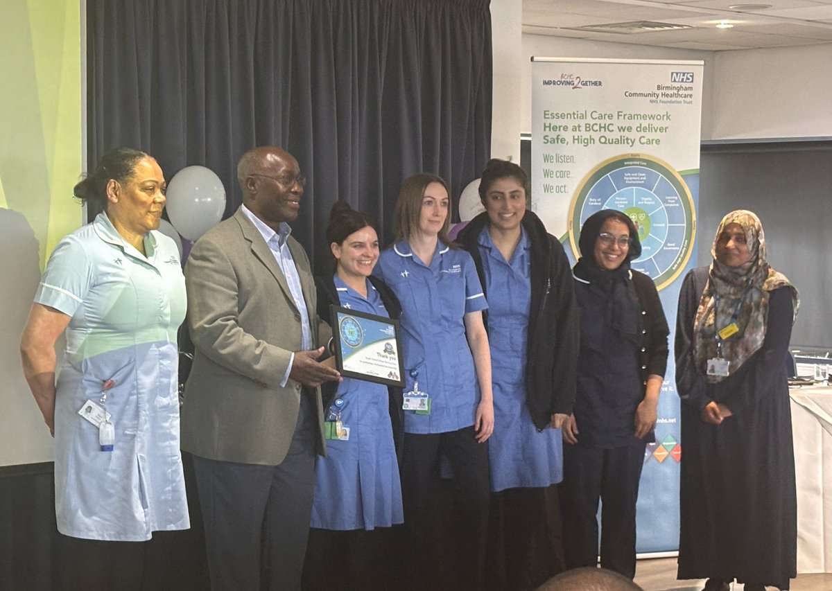 Louise Tomkinson tweet media