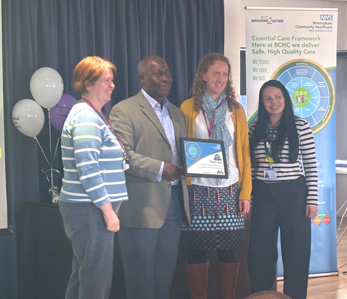 Louise Tomkinson tweet media