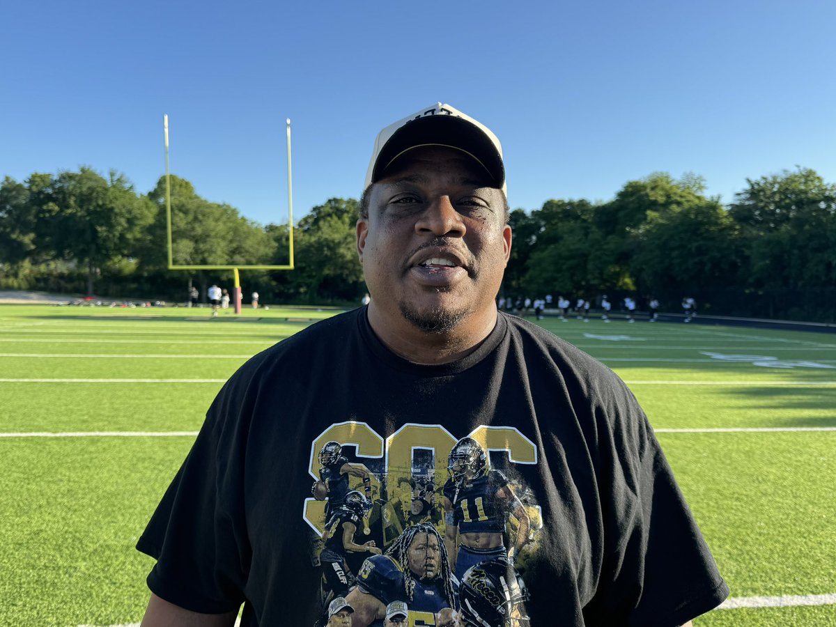 South Oak Cliff Coach Jason Todd enters his 10th season as HC at SOC❗️ • 2015: 8-4 • 2016: 9-4 • 2017: 9-3 • 2018: 11-1 • 2019: 9-3 • 2020: 9-3 • 2021: 15-1 • 2022: 13-3 • 2023: 13-3 • 2024: Loading… @SOCFootball1 is currently 96-25 as a HC! Coach Todd is the FIRST