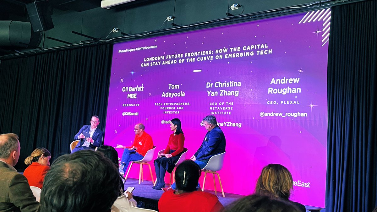 An A-list cast for the first panel at #FutureFrontiers, as @tadeyoola, @ChristinaYZhang, and @andrew_roughan join @OliBarrett to explore what it will take for #London to remain at the head of the pack for #emergingtech