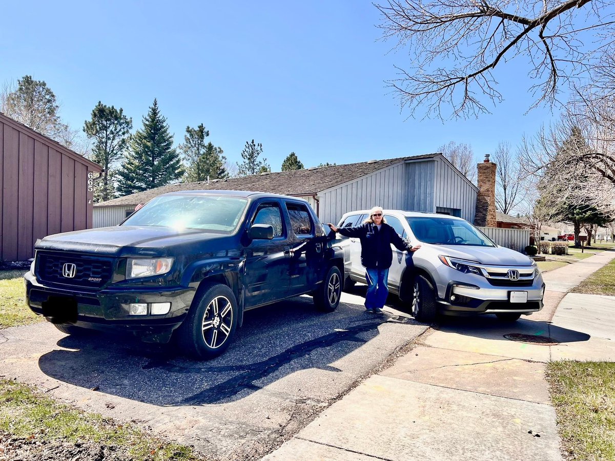 Cheryl taking delivery of her New #Honda Pilot! Out with the old Honda and in with the New! Cheryl had a great time and enjoyed working with Karissa Christiansen at Rydell Honda Nissan. Thank you Cheryl for your support! #Rydell1Team