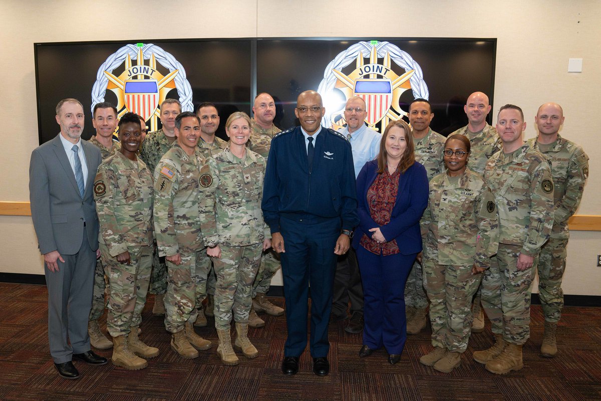 I was pleased to join @thejointstaff Manpower and Personnel Directorate, J1, at their Human Capital Symposium. By addressing manpower challenges, validating requirements, & prioritizing resources, J1 personnel play a vital role in keeping our #JointForce prepared for any mission.
