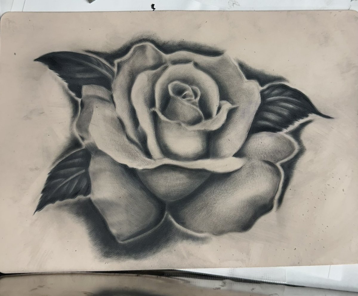 chechee__'s tweet image. I touched up this rose, there are something things I need to fix but so happy I was able to work on this more of a actual tattoo direction.