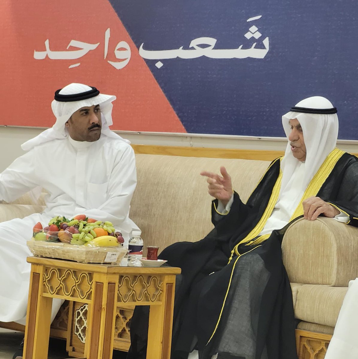 تشرفت قبل قليل باستقبال السيد أحمد السعدون في ديواننا بالجهراء..  ولاشك بأنه أحد رجالات العمل الوطني الذين نحتاج إلى حنكتهم وخبرتهم في ظل هذه السرايات السياسية التي تشهدها البلاد.

ولا أجد أدق من كلمات المغفور له الدكتور أحمد الخطيب في وصف السعدون (عنوان معركة من أجل الديمقراطية)