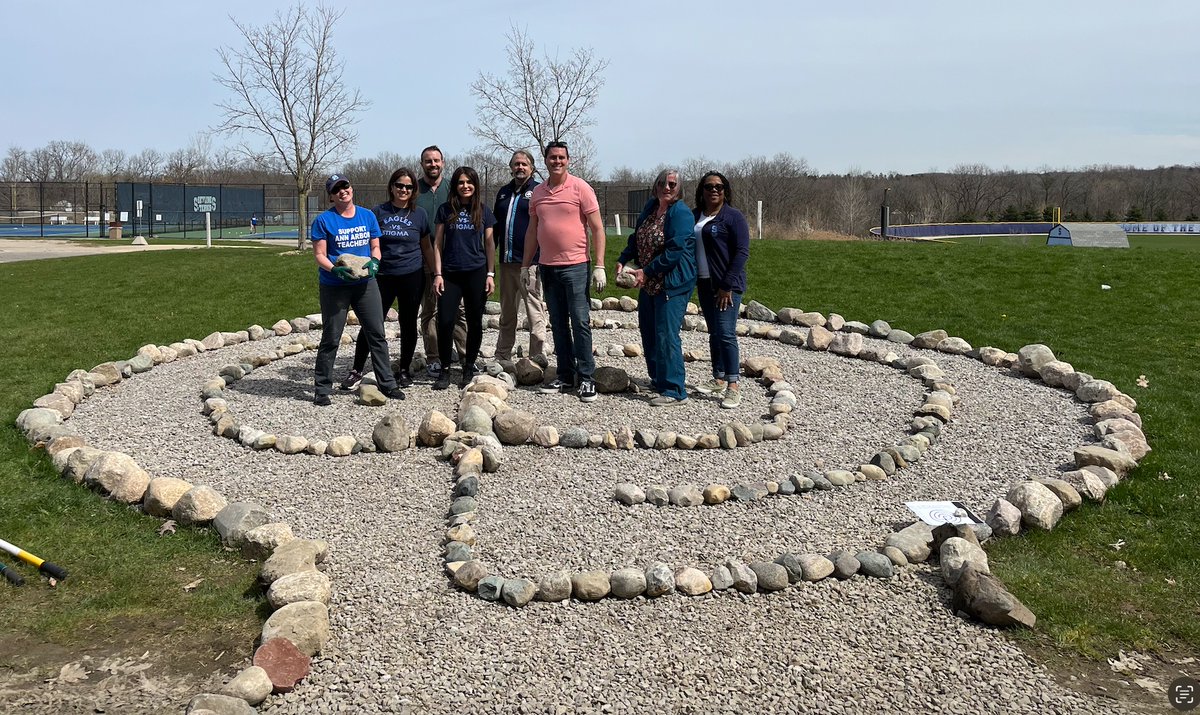 When @SkylineHighA2 students & staff need to clear their minds, relief is as close as the Mindfulness Walk around campus, which features clearly marked stations with ways to release stress. A new labyrinth now completes the project. Video: t.ly/Tkdyd