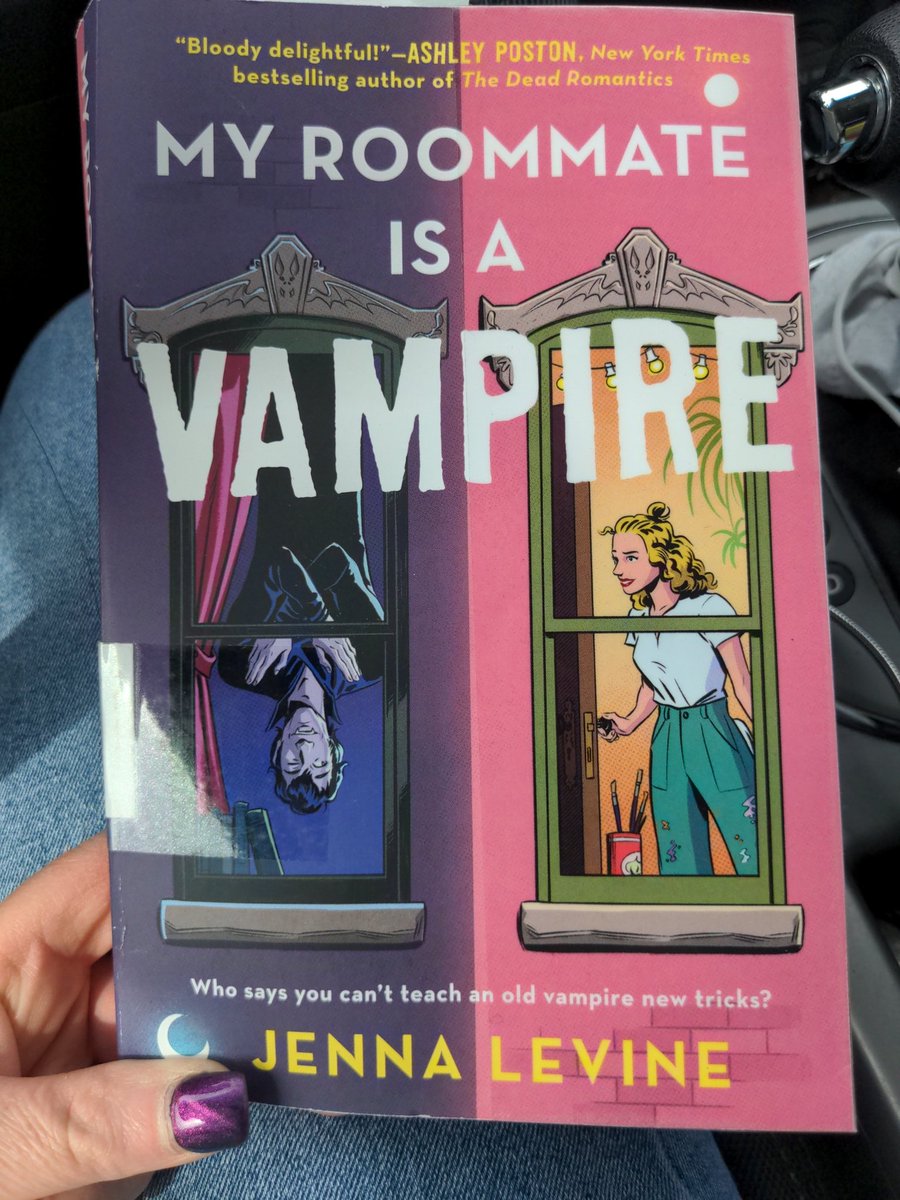 What did everyone think of this book? I just started it and am not sure about it.🦇🦇🦇🦇

#currenlyreading #Books #Reading #booklovers #booklovers #BookTwitter