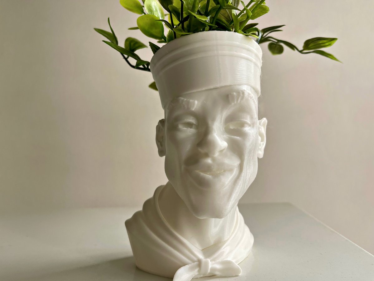 👨 SAILOR MAN FLOWER POT ➡️ 3D model: cults3d.com/:1944273 💡 Designed by @oasis3dlab @cults3d #3dPrinting