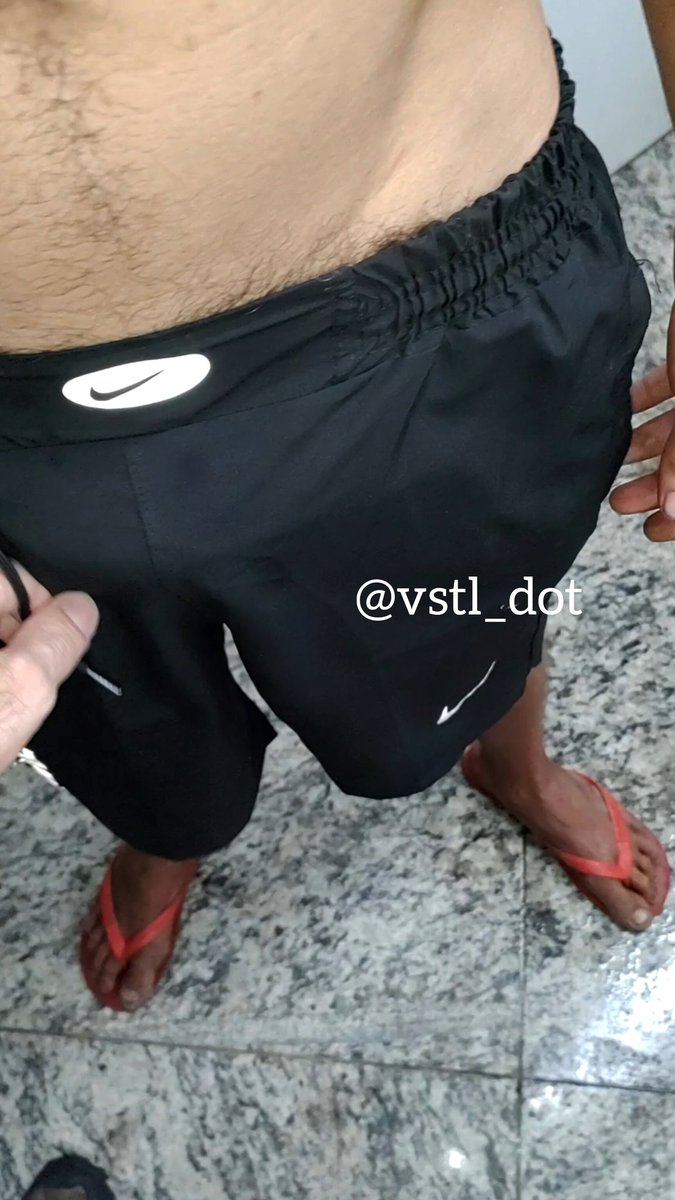 vstl_dot's tweet image. Vi ele no quarteirão de cima. Andar posturado, jeitão de mandrack, uma cara de macho safado (daqueles bem ordinários)... O pezão desse cara me chamou tanta atenção, deu um tesão... fui atrás, VAPO! ganhei leite matinal no banheiro do supermercado! . Esporrou gostoso o safado!