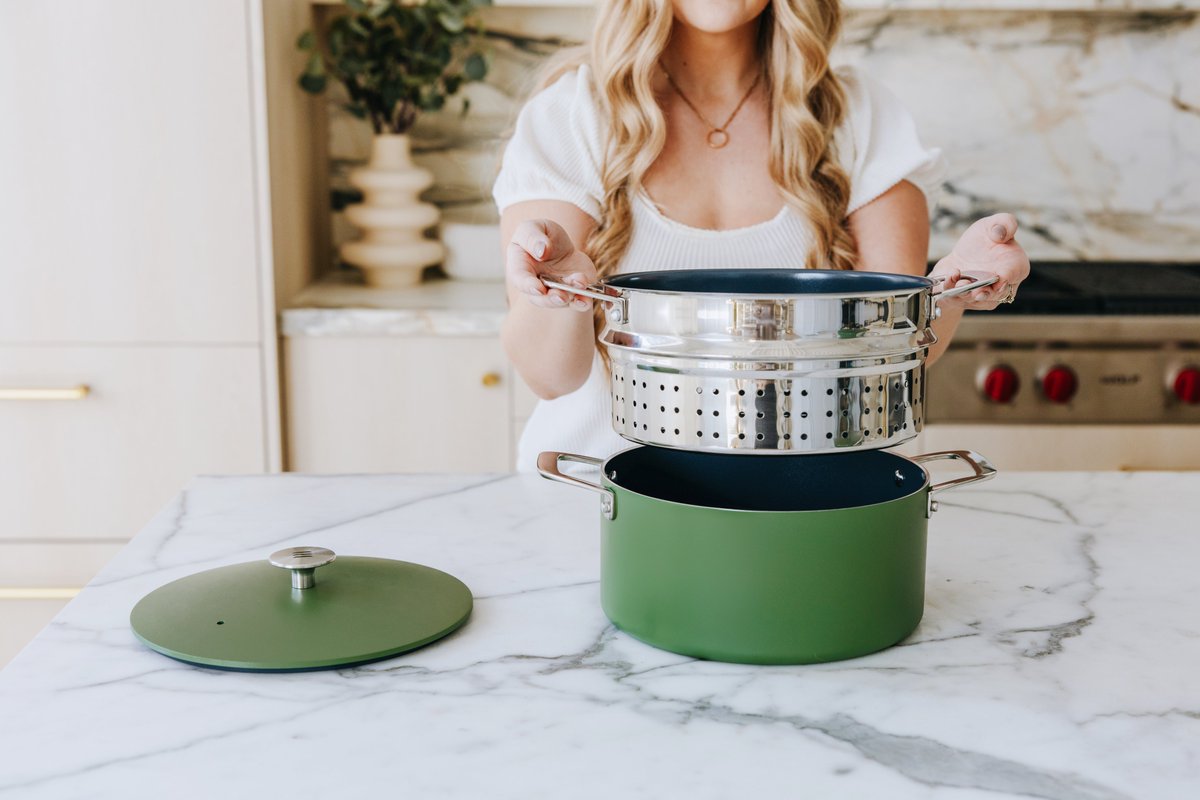 Our Everything Pot + Steamer Bundle? 

✅ Sustainably produced in Italy
✅ Oven-safe up to 750°F (400°C) without the lid, or 480°F (250°C) with the lid
✅ Easy to clean and more time with your loved ones

❌ Forever chemicals
❌ PFAs, PTFEs, or heavy metals
❌ Kitchen stress