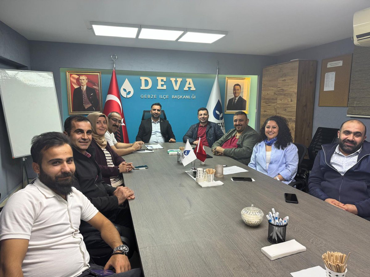 #Devapartisi Gebze ilçe teşkilatımız 23 Nisan 2024 Salı günü olağan yönetimi kurulu toplantımızı İlçe Başkanımız Ahmet Demirtaş başkanlığında gerçekleştirdik.

2024 yerel seçim sonuçları değerlendirmesi yapıldı. Yeni dönemde görev dağılımlarını gerçekleştirdik.