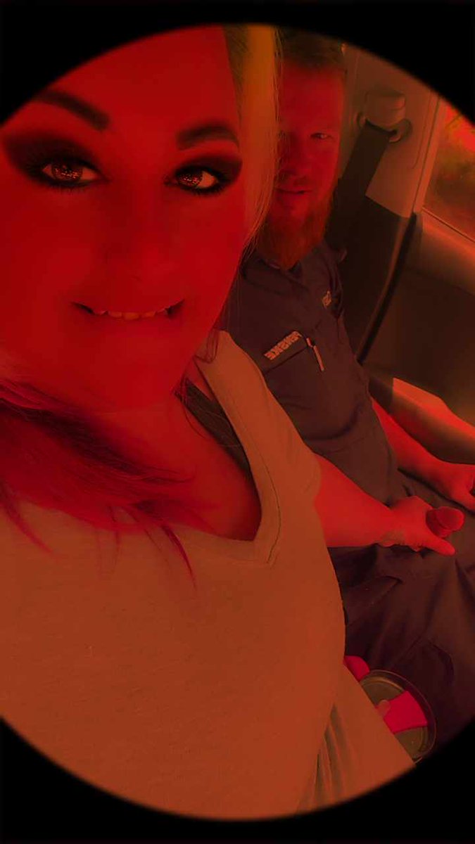 PlusSizeSiren69's tweet photo. A little fun at lunch time 😈😈 https://t.co/jwDntC0gTe