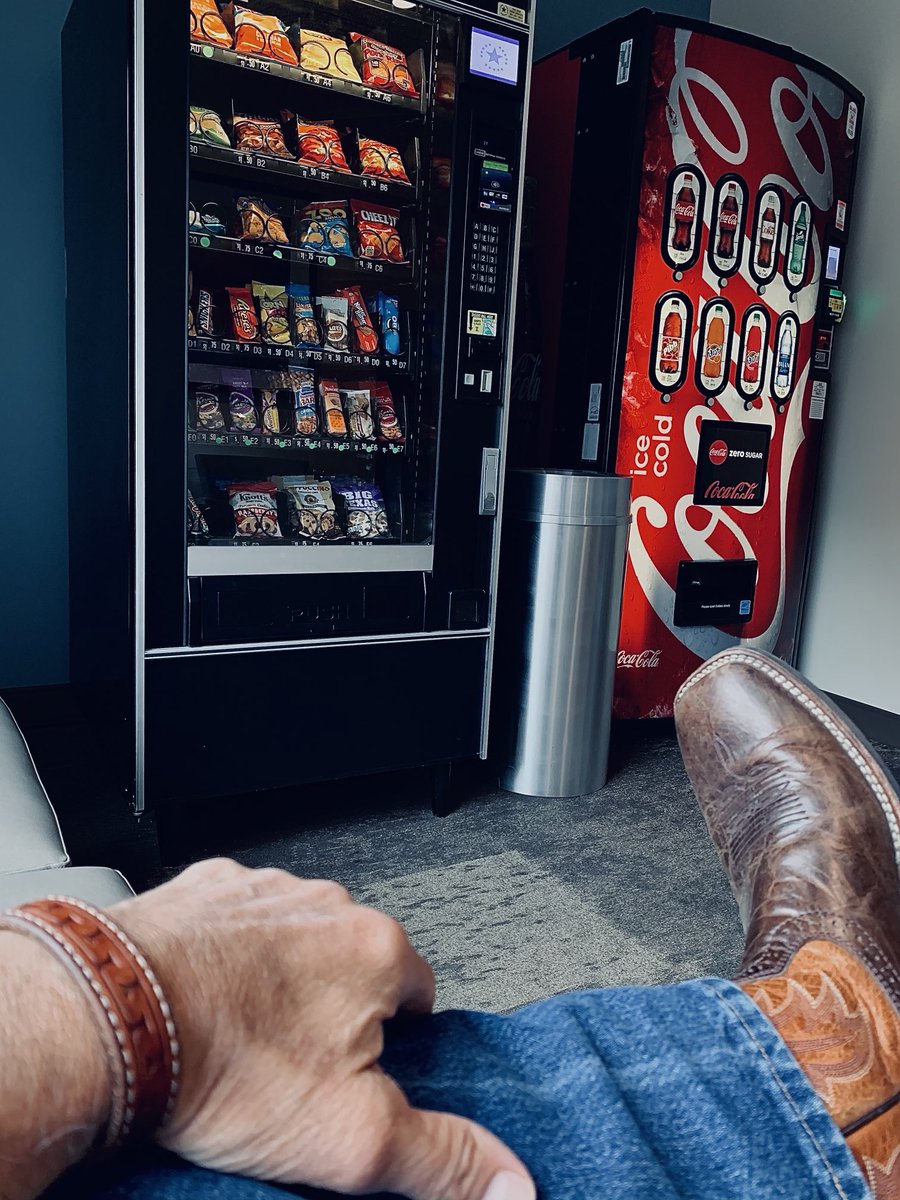 SimmonsBart's tweet photo. Hospital waiting rooms….tells me all I need to know about the state of healthcare in America. https://t.co/nowVahWZXl